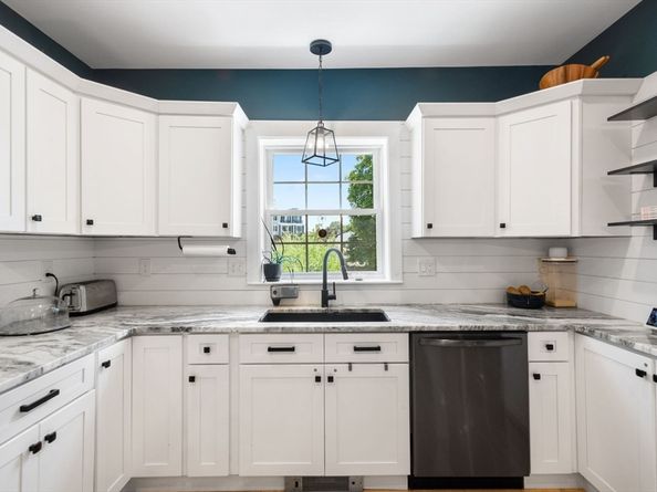 136 Pauline St, Winthrop MA 02152