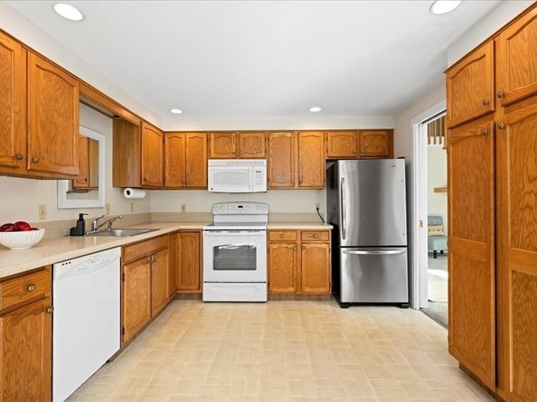 60 Harrington Farms Way 60, Shrewsbury MA 01545