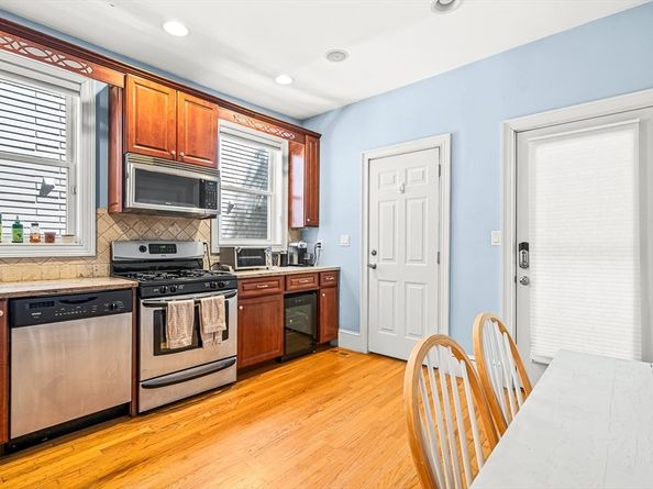 12 I St 1, Boston MA 02127