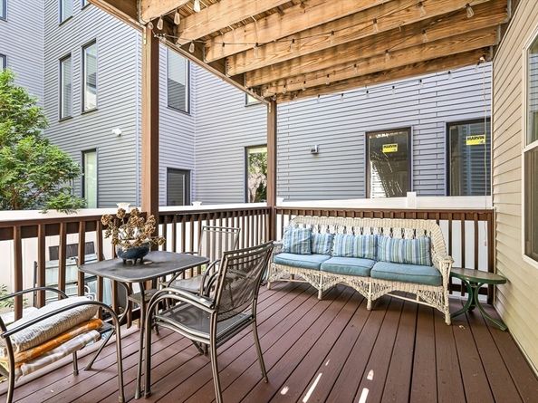 12 I St 1, Boston MA 02127