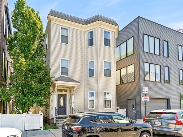 12 I St 1, Boston MA 02127
