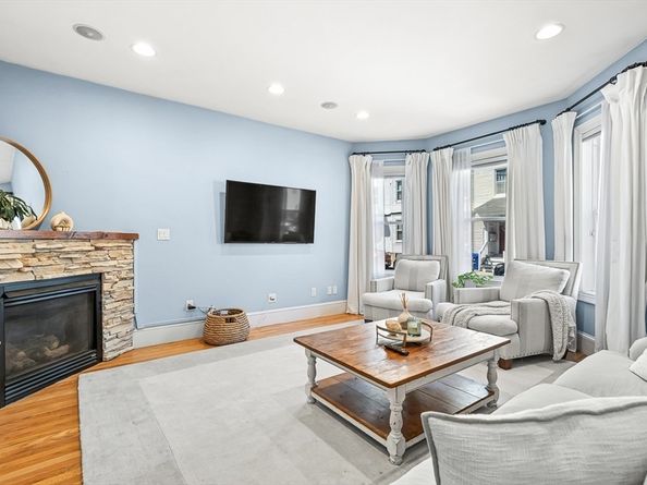 12 I St 1, Boston MA 02127