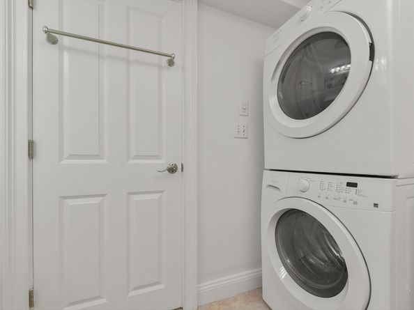 183 L St 1, Boston MA 02127