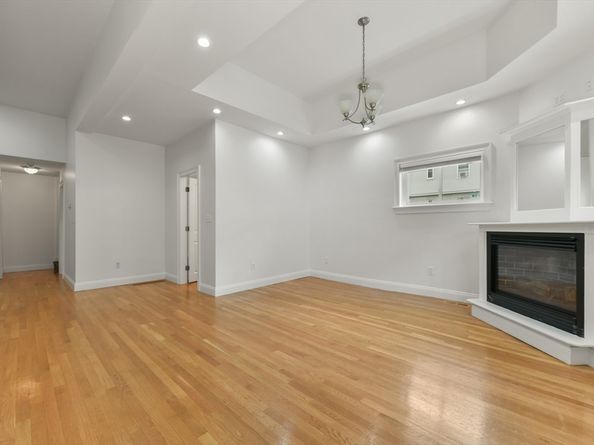 183 L St 1, Boston MA 02127