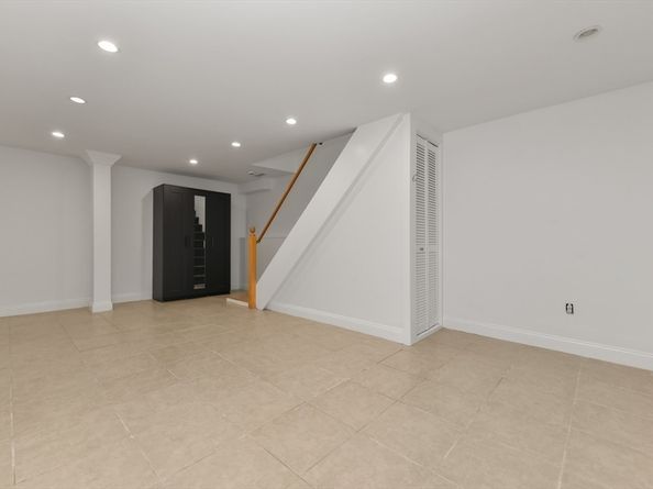 183 L St 1, Boston MA 02127