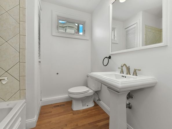 183 L St 1, Boston MA 02127