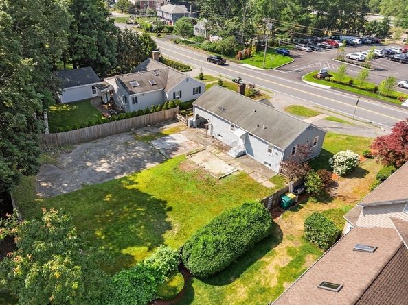 212 Cambridge Rd, Woburn MA 01801