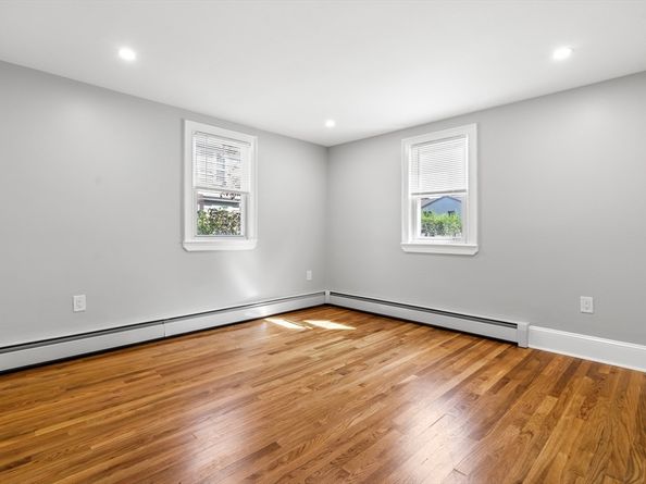 212 Cambridge Rd, Woburn MA 01801