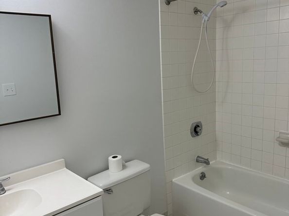 12 Chancery Ct 205, Lynn MA 01902