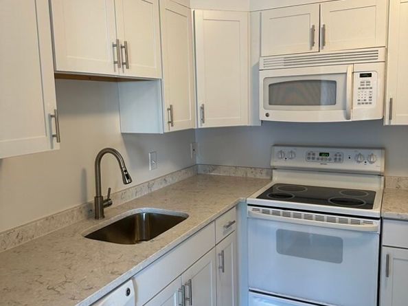 12 Chancery Ct 205, Lynn MA 01902