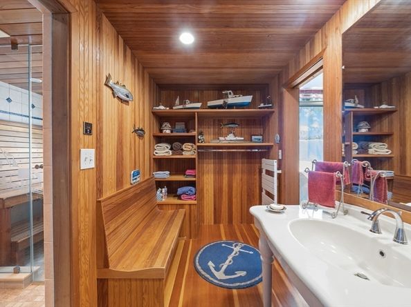 15 Vine Ave, Quincy MA 02169