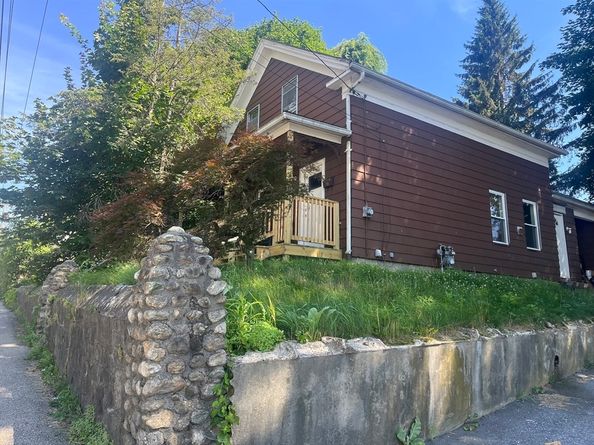 48 Lake St, Webster MA 01570