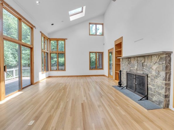 9 Stony Brook Rd, Westford MA 01886