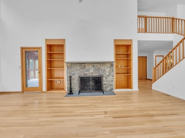 9 Stony Brook Rd, Westford MA 01886