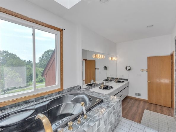 9 Stony Brook Rd, Westford MA 01886