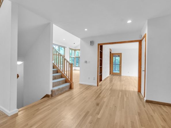 9 Stony Brook Rd, Westford MA 01886