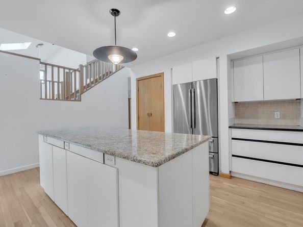 9 Stony Brook Rd, Westford MA 01886