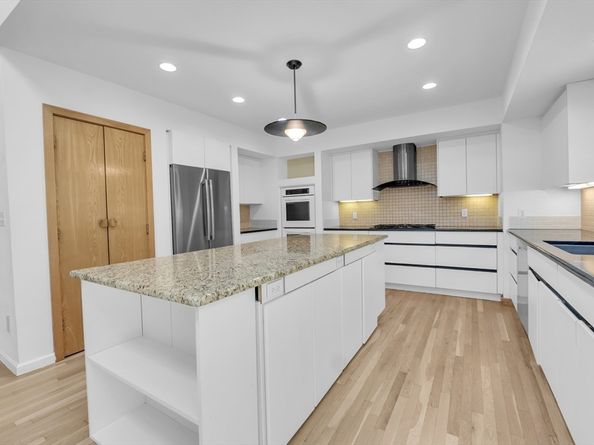 9 Stony Brook Rd, Westford MA 01886