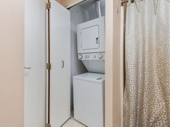 65 Lake Ave 831, Worcester MA 01604