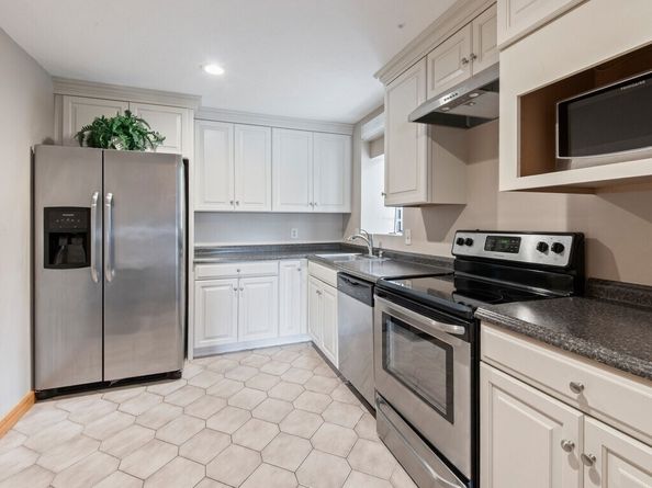 65 Lake Ave 831, Worcester MA 01604