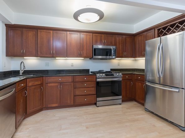 910 Beacon St 4, Boston MA 02215