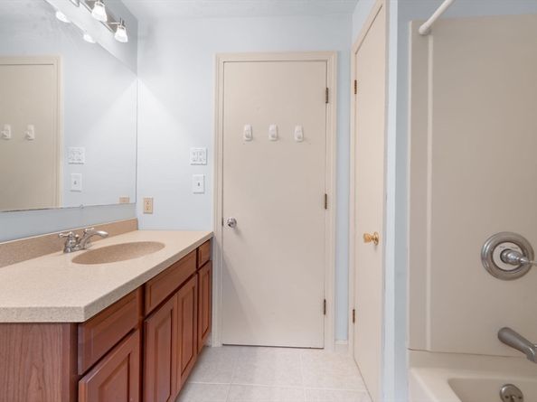 10 Carlida Rd, Groveland MA 01834
