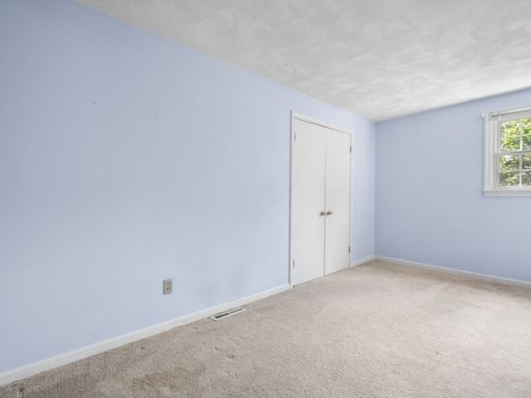 10 Carlida Rd, Groveland MA 01834
