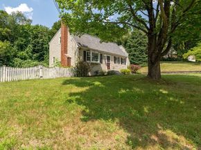 10 Carlida Rd, Groveland MA 01834