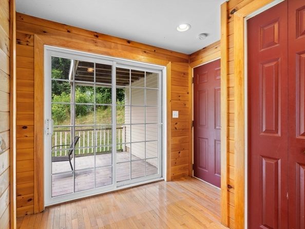 10 Carlida Rd, Groveland MA 01834