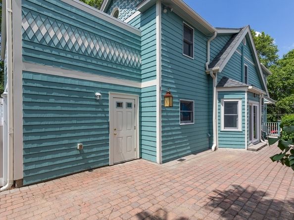 1 Spinney Ter, Belmont MA 02478