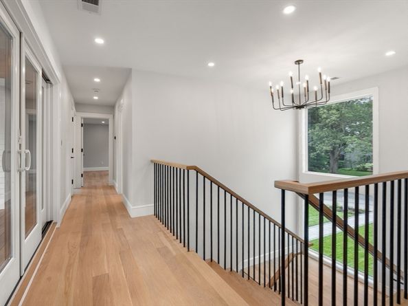 53 Crestview Rd, Belmont MA 02478