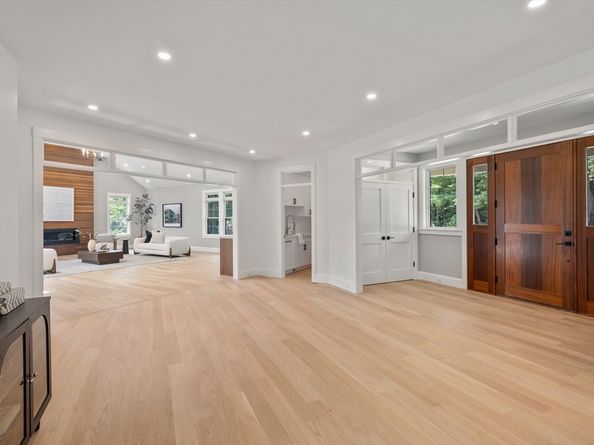 53 Crestview Rd, Belmont MA 02478