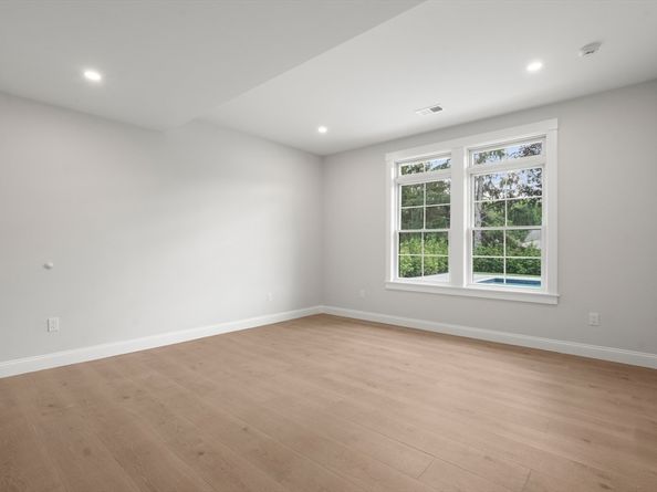 53 Crestview Rd, Belmont MA 02478