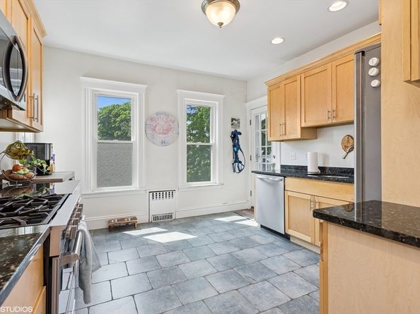 44 Cliff 3, Winthrop MA 02152