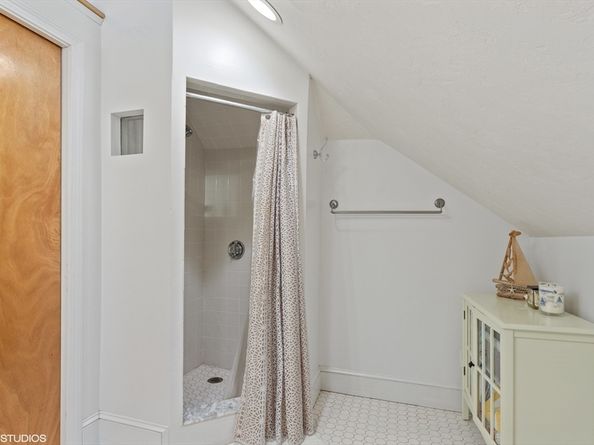 44 Cliff 3, Winthrop MA 02152