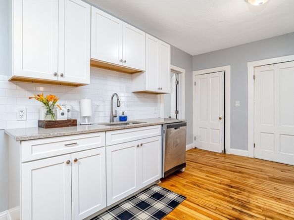 87 Eaton St, Fitchburg MA 01420