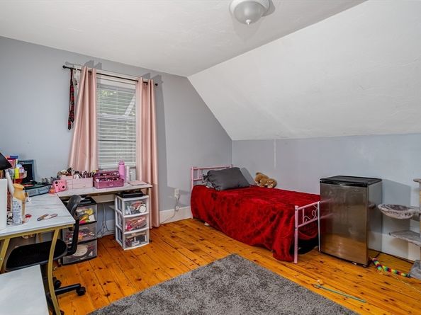 87 Eaton St, Fitchburg MA 01420