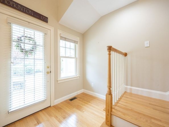 4 Lowell Dr 4, Hopkinton MA 01748