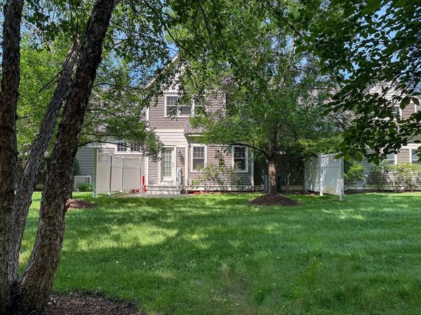 4 Lowell Dr 4, Hopkinton MA 01748