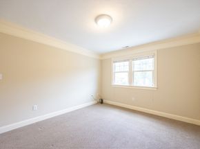 4 Lowell Dr 4, Hopkinton MA 01748