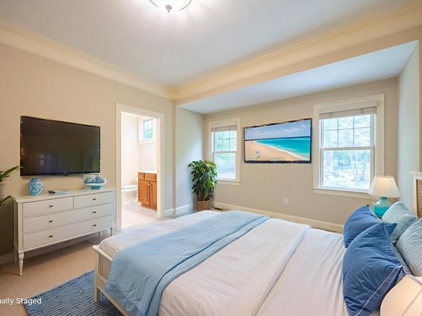 4 Lowell Dr 4, Hopkinton MA 01748