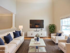 4 Lowell Dr 4, Hopkinton MA 01748