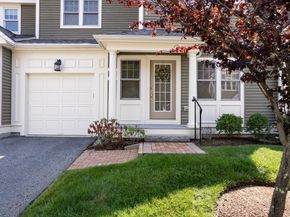 4 Lowell Dr 4, Hopkinton MA 01748