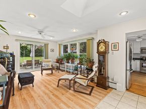10 Gosnold St, Mattapoisett MA 02739