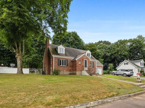114 Parker Rd, Wakefield MA 01880