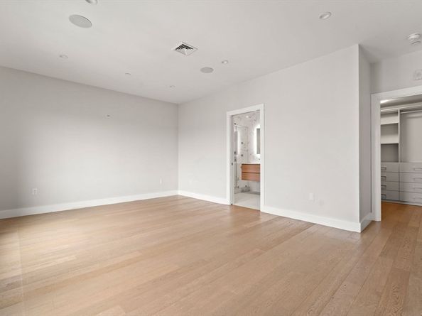 51 Silver St PH, Boston MA 02127
