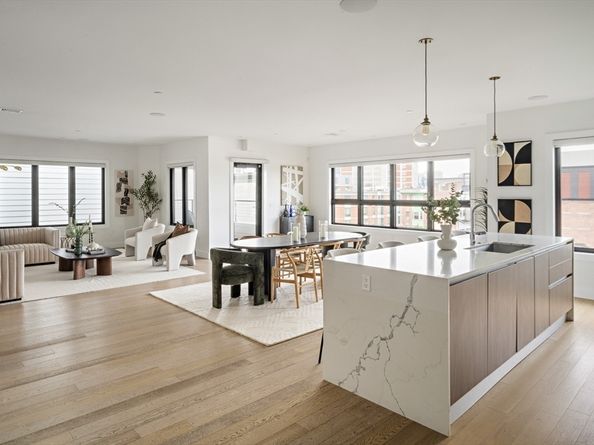 51 Silver St PH, Boston MA 02127
