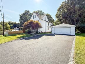 11 Holden Street, Worcester MA 01605