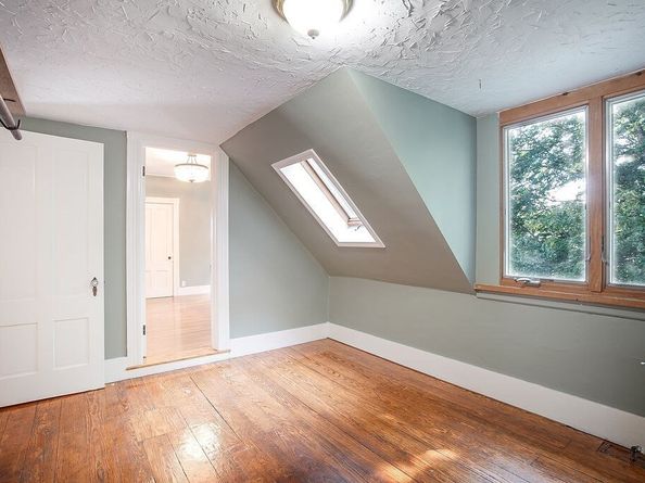 11 Holden Street, Worcester MA 01605