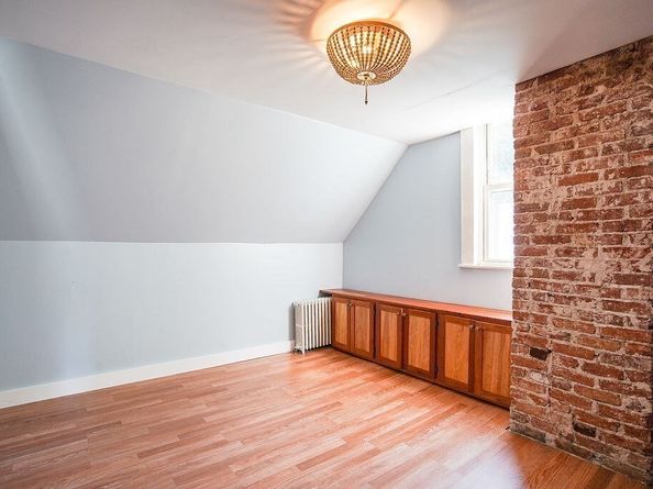 11 Holden Street, Worcester MA 01605